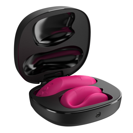 WV_Chorus Pro_case-opened_persp_Electric Pink_4000x2499