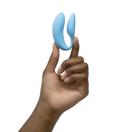 WVI_Chorus_blue_product_image_with_hand_1_result